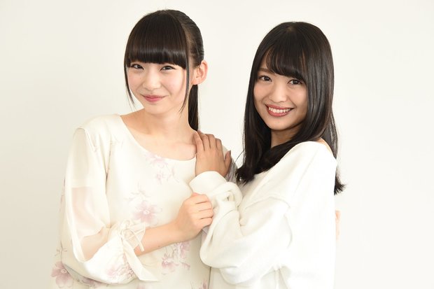 (左から)荻野由佳、北原里英