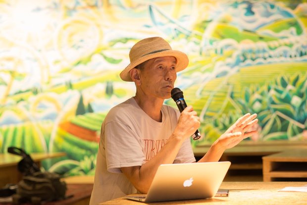 熱心に指導する椿昇さん