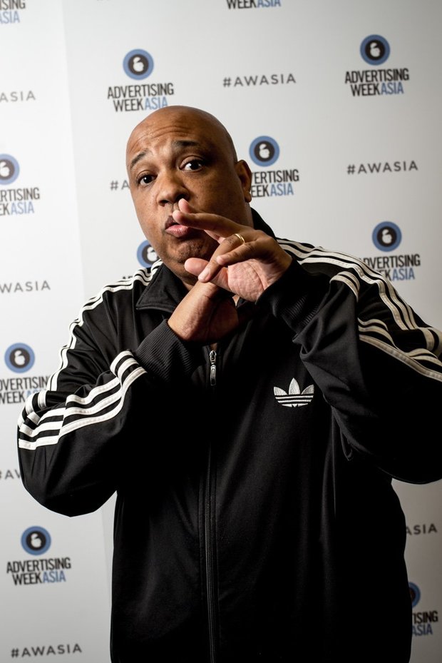 おちゃめな一面をのぞかせるRev.Run(Run-DMC)