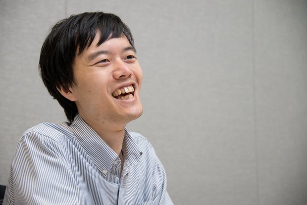 顔をほころばせる加島氏