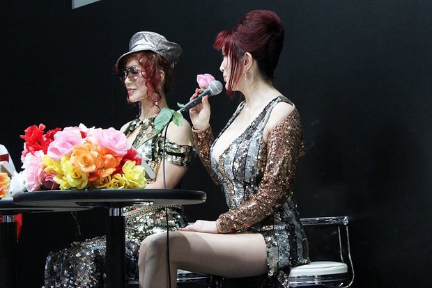 ニコニコ超会議に登場した叶姉妹