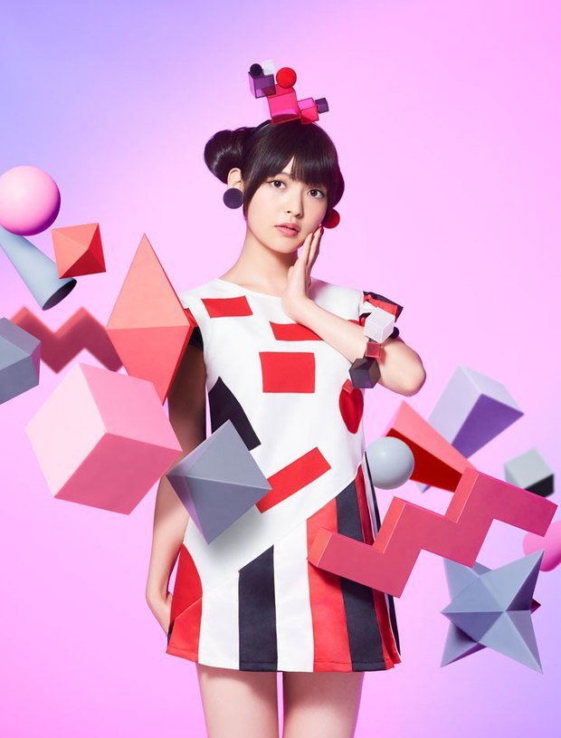 上坂すみれ『恋する図形(cubic futurismo)』アーティスト写真