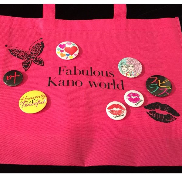 「ファビュラス叶アメージング缶バッジ（幸運の7種類入り)＋ロゴ入りトートバック（大）」