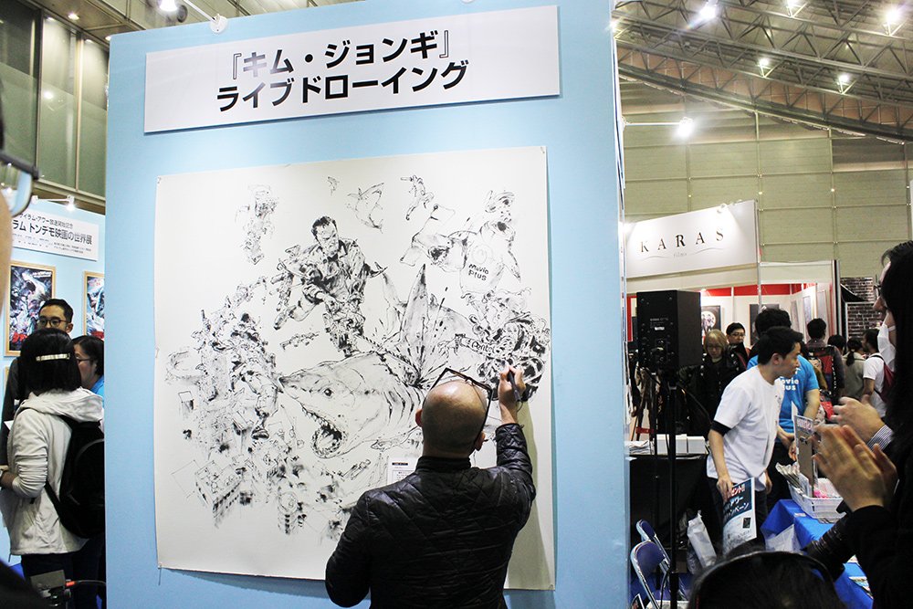 初日のライブドローイングの様子