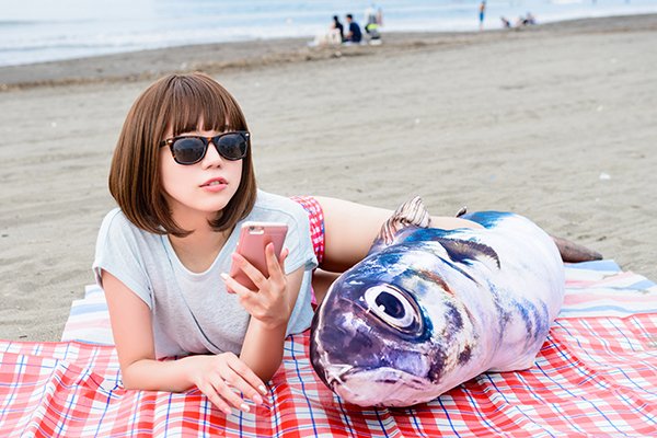 巨大鯖のクッションケース