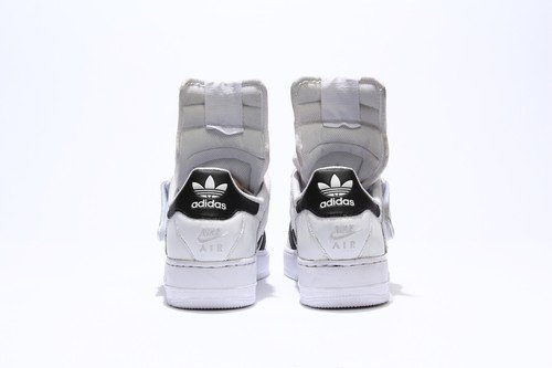 「Incorporation Code Sneakers」