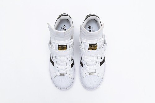 「Incorporation Code Sneakers」