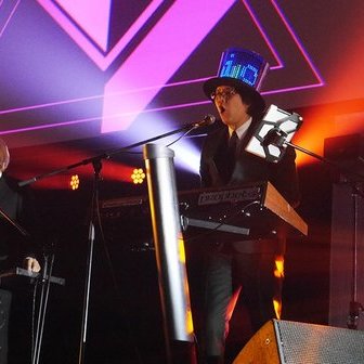 アニソン界の魔術師“TECHNOBOYS”の頭が光った！ 面白ガジェット制作の舞台裏