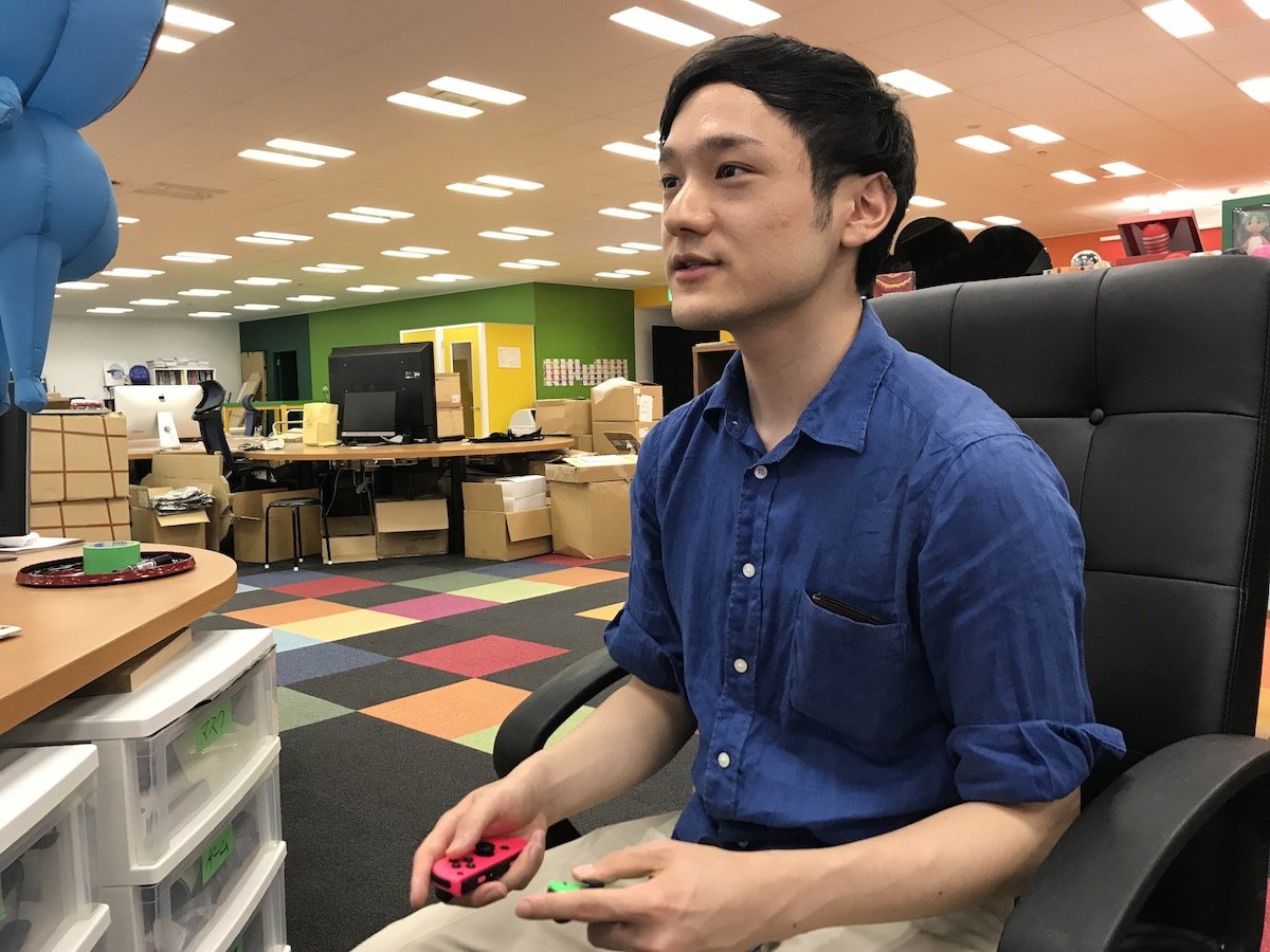 プレイする片山