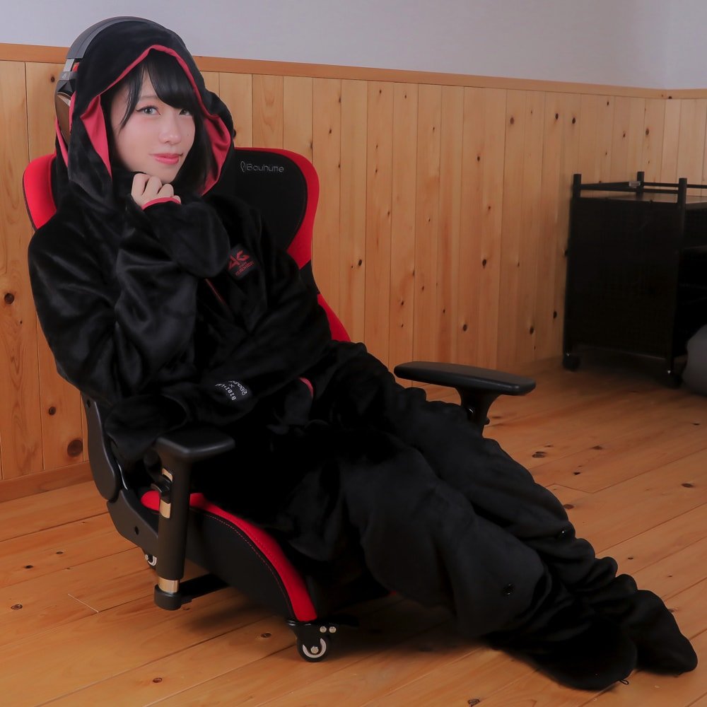 画像は「ゲーミング着る毛布 ダメ着4G」公式サイトより