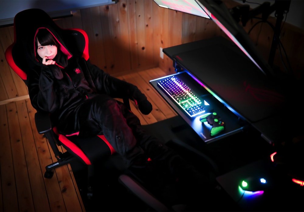 画像は「ゲーミング着る毛布 ダメ着4G」公式サイトより