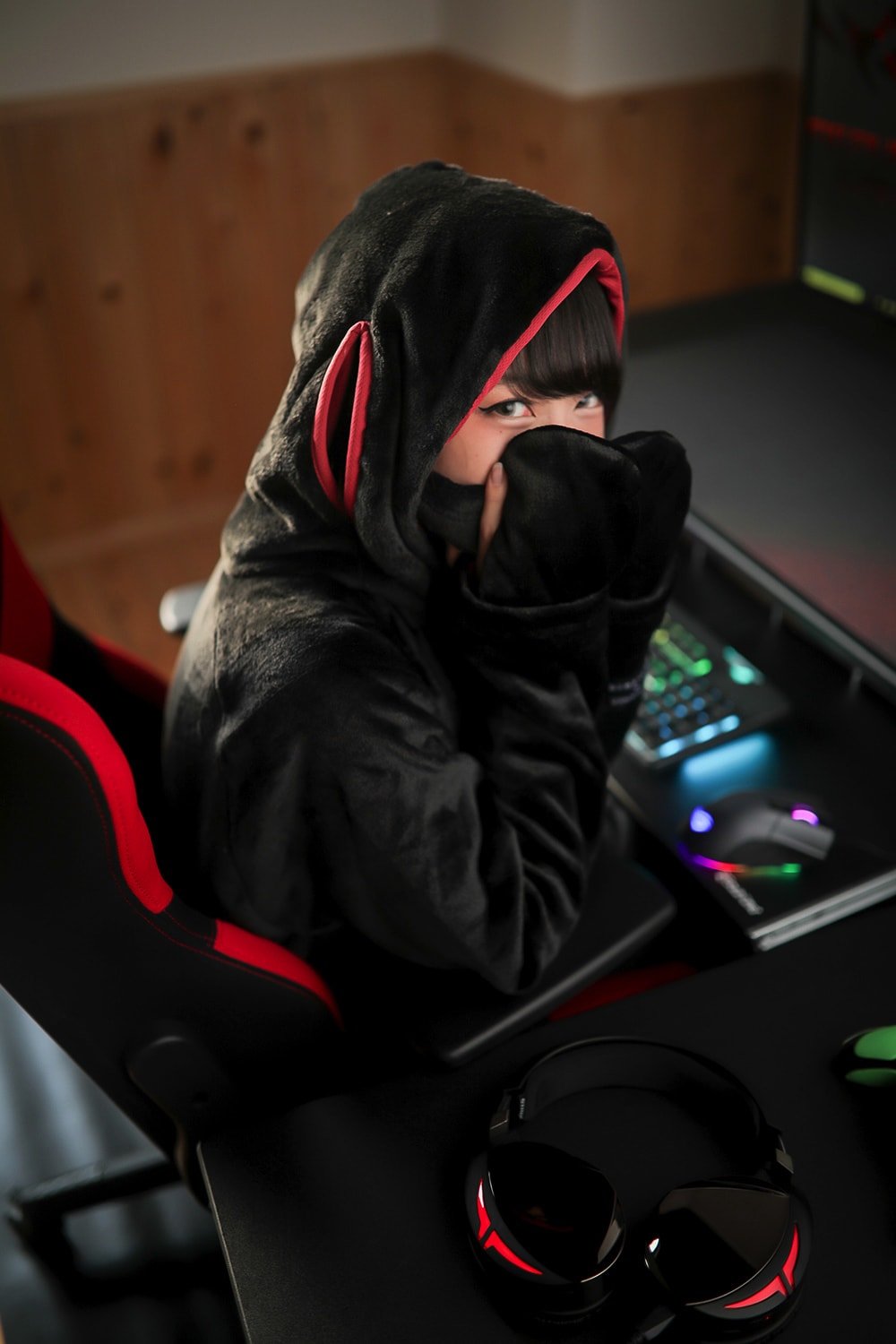 画像は「ゲーミング着る毛布 ダメ着4G」公式サイトより