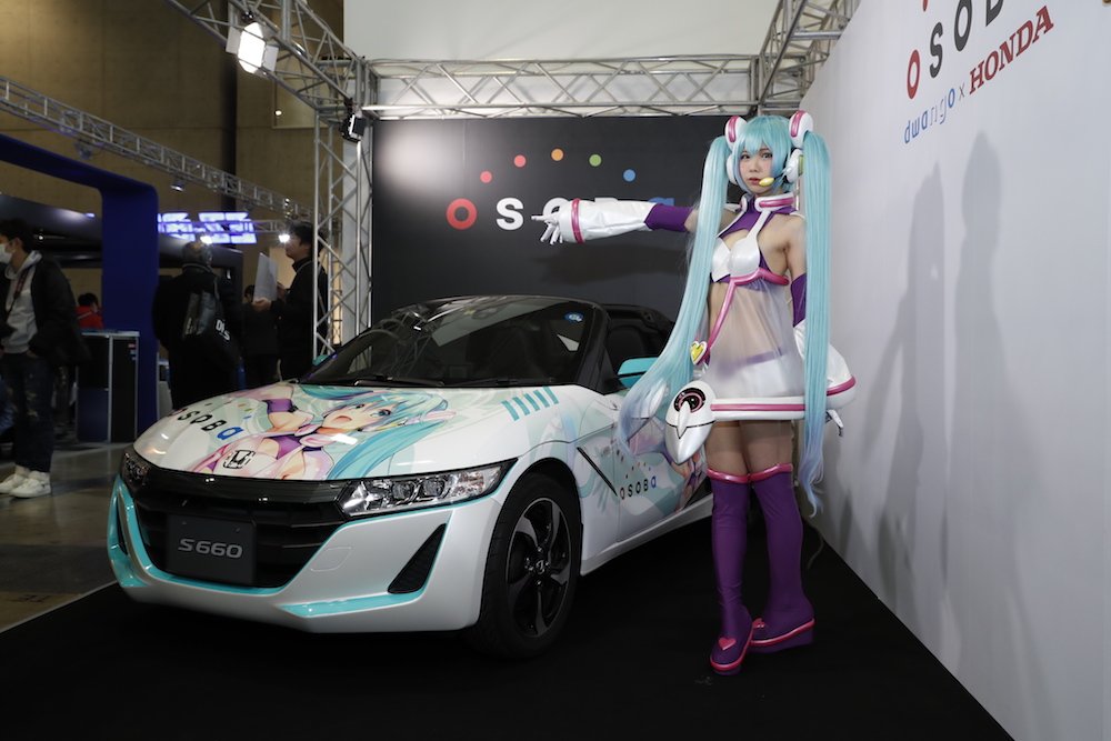 えなこさんによる初音ミクのコスプレ_3
