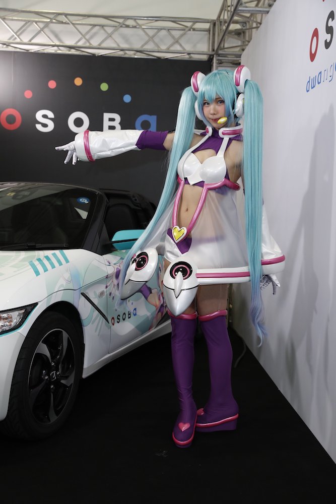 えなこさんによる初音ミクのコスプレ_4