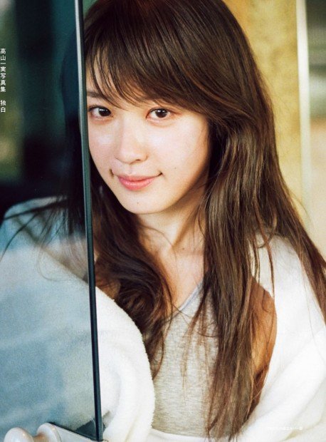 高山一実 2nd写真集_カバーB_TSUTAYA版