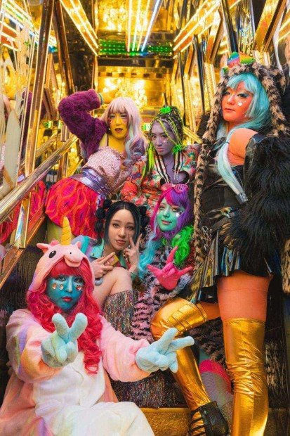 「葵プリズム×異色肌ギャル」集合写真