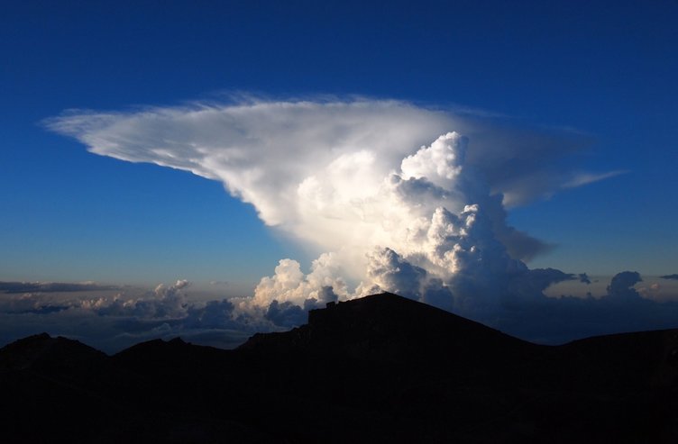 天気の子 特徴的な雲のメカニズム 監修した本人がイラストで解説 Kai You Net