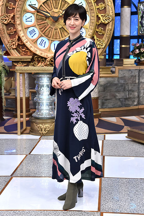 滝川クリステルさんのコーディネート／画像は「教えてもらう前と後」公式サイトより2