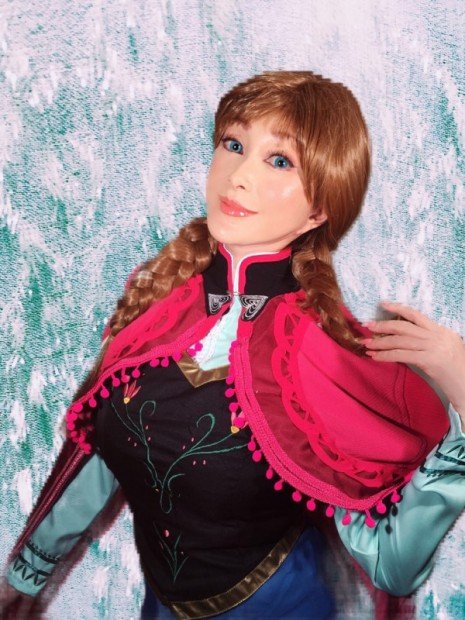 叶姉妹の『アナと雪の女王』コスプレ