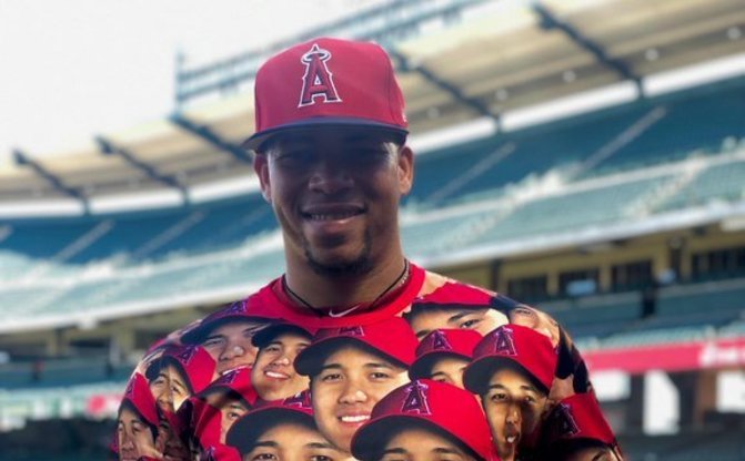 大谷翔平だらけのtシャツ爆誕 エンゼルスがヤバtを3万人に配布 Kai You Net