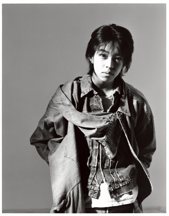 YOSHI アーティスト写真