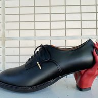 「惹きずり込まれる運命のドレスシューズ」／写真は松井諒祐さん提供