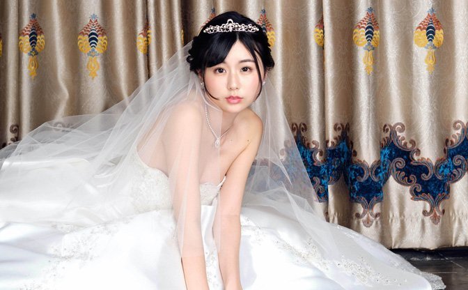 “ネットの女神”くりえみ、初CDでウエディングドレス姿 記念番組も決定