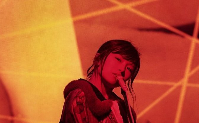 椎名林檎「ヘルプマーク」酷似のグッズがデザイン変更　アルバムは発売延期