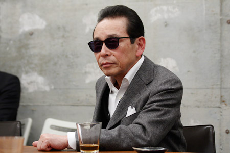 タレント 所ジョージ 直筆サイン入り写真 ① 明石家さんま
