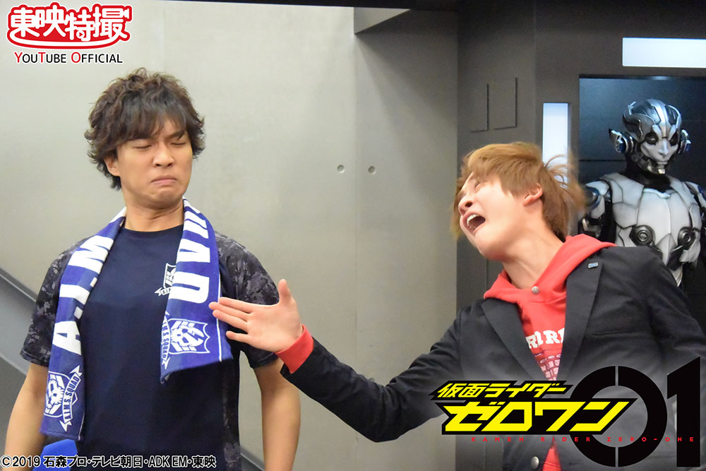 奇跡の転身!?アルトVS.腹筋崩壊太郎 宿命のギャグバトル!