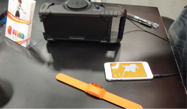 腕時計型のデバイスからBLE