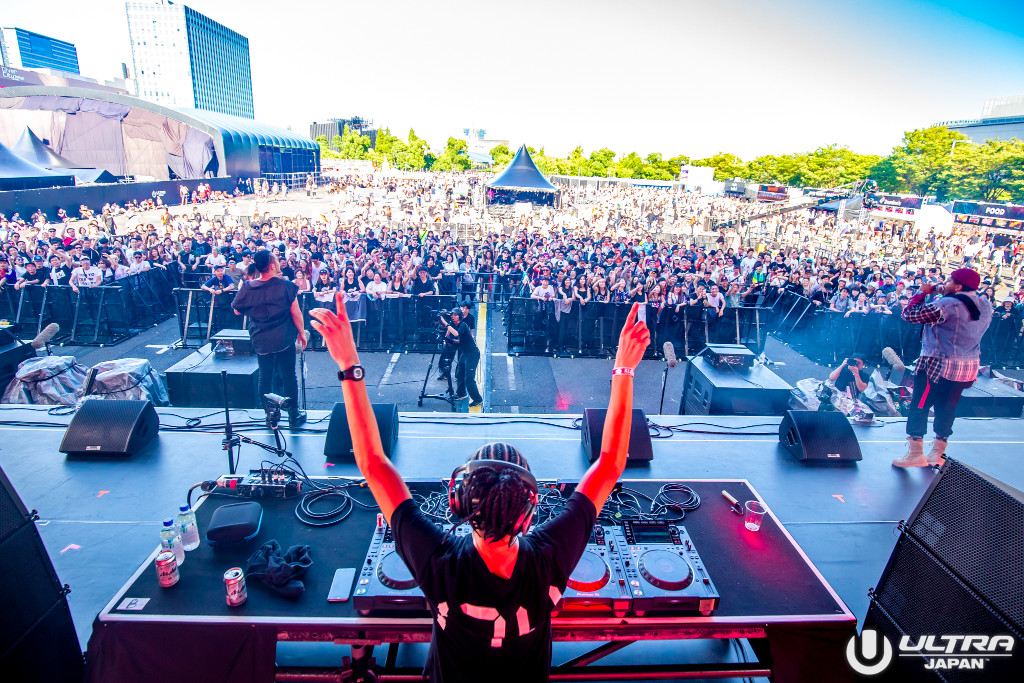 04 DJ Aki + YUUKi_ULTRA JAPAN Day3_LIVE_3