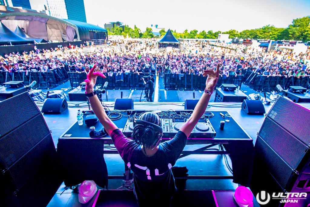 04 DJ Aki + YUUKi_ULTRA JAPAN Day3_LIVE_4