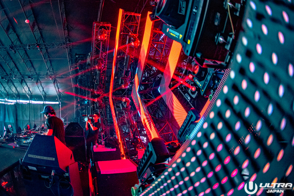 04 Sugiurumn_ULTRA JAPAN Day1_RESISTANCE_6