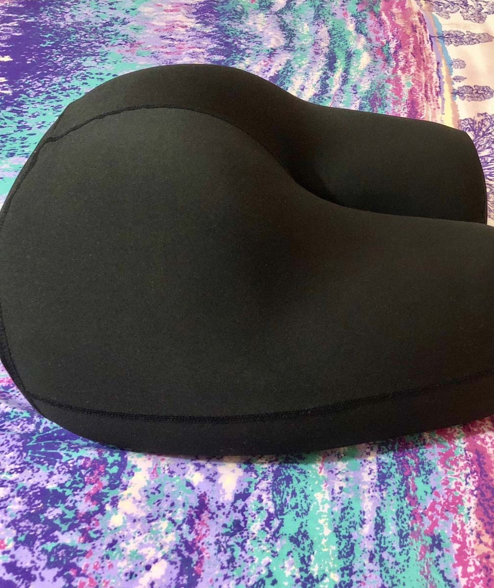 「Buttress Pillow」6