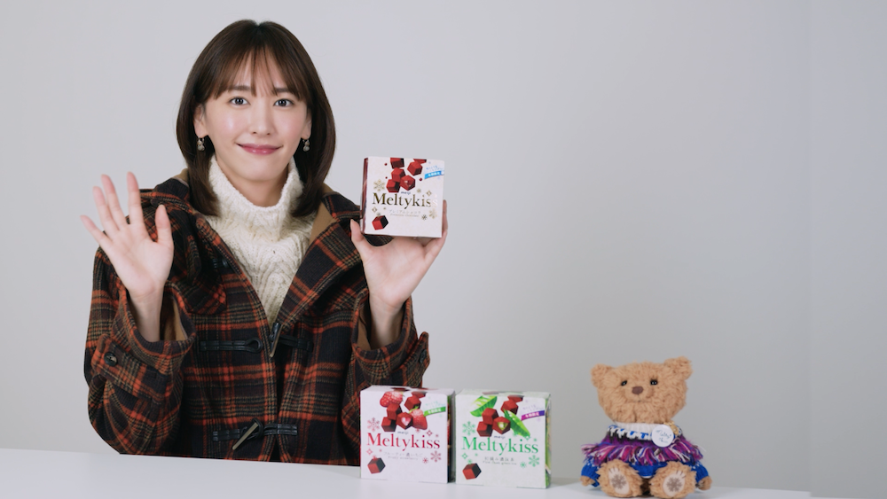 新垣結衣さん　グラフィック広告メイキングカット7