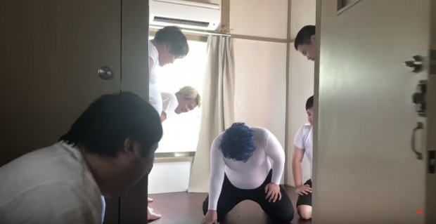 反省する高井さん
