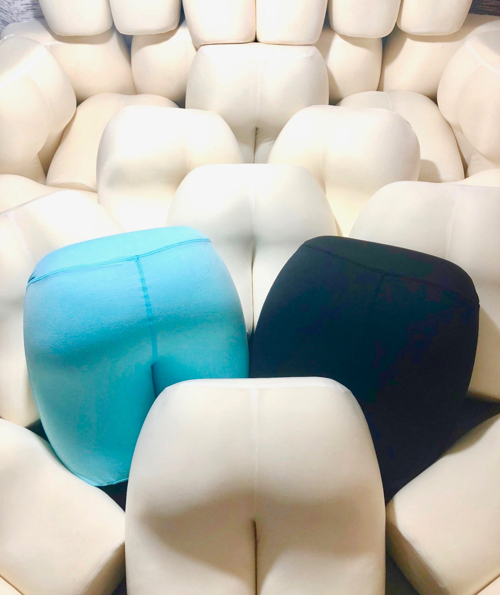 「Buttress Pillow」