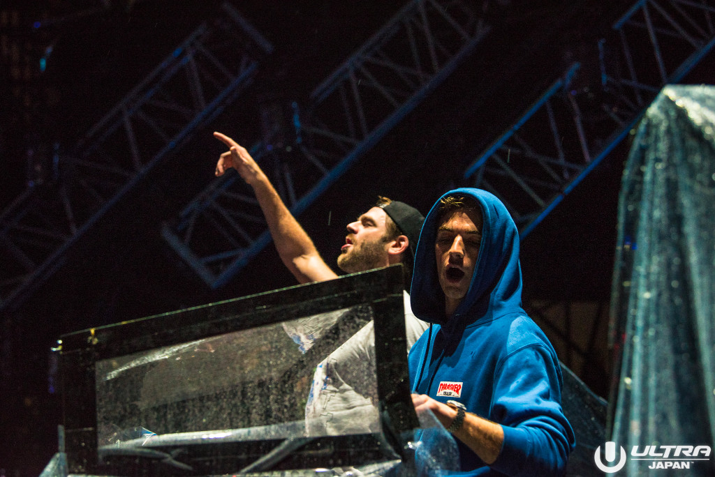 09 The Chainsmokers_ULTRA JAPAN Day2_MAIN_4