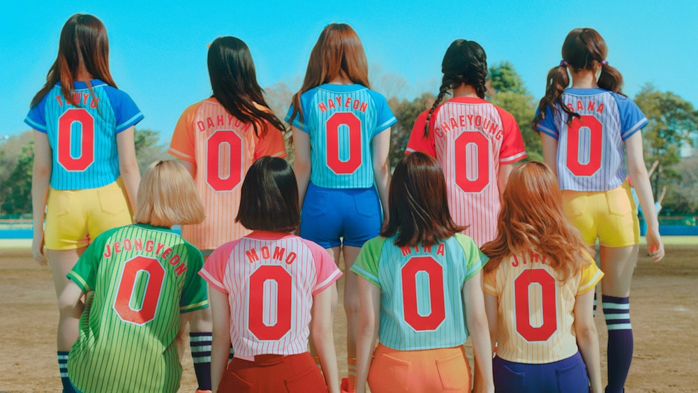 TWICEワイモバCM_5