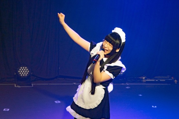 テンポの速い曲をときおり声を詰まらせながらも短距離走のように歌いきった和田輪さん