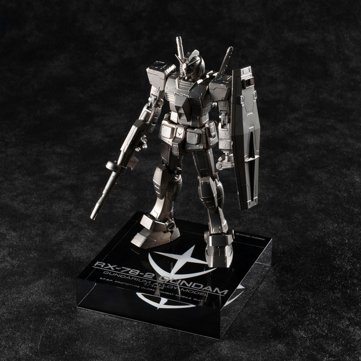 ガンダリウム合金モデル 1/144 RX-78-2ガンダム