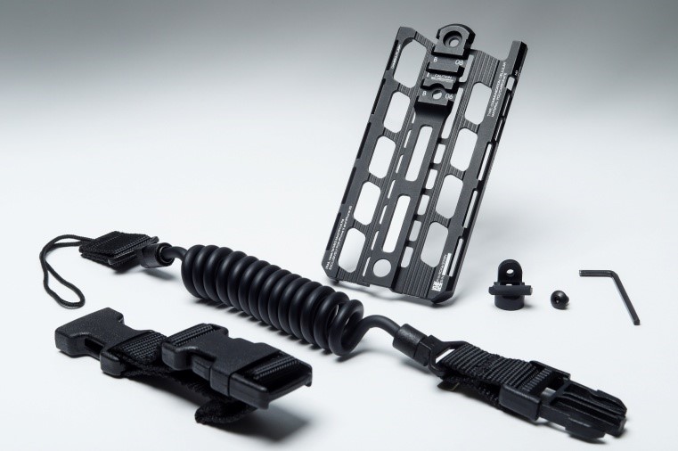 本体、ランヤード、QDアダプターがセットの全部入りコース