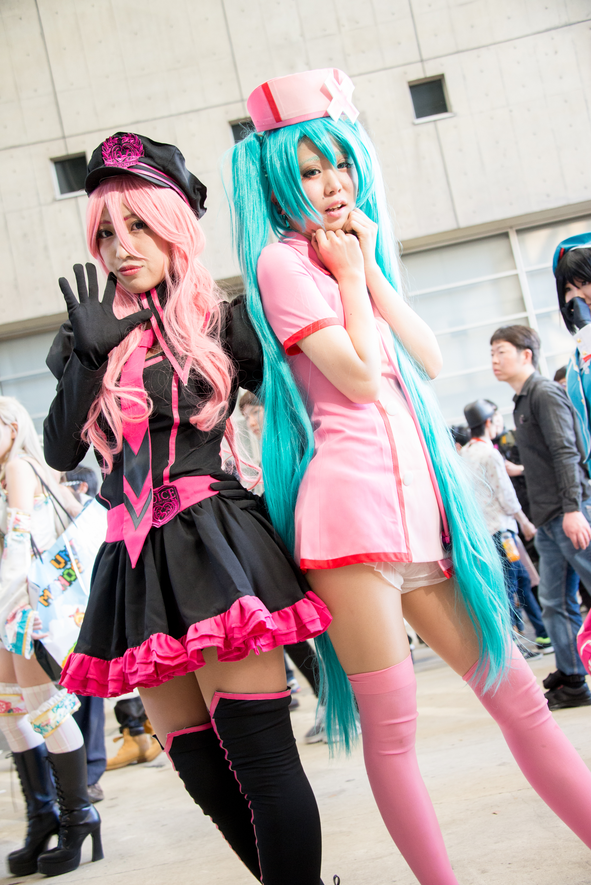 「ニコニコ超会議2016」コスプレ画像まとめ_英折(ひでおり)さん/初音ミク(曲:恋色病棟),青木ルカ/巡音ルカ(曲:恋愛疾患)