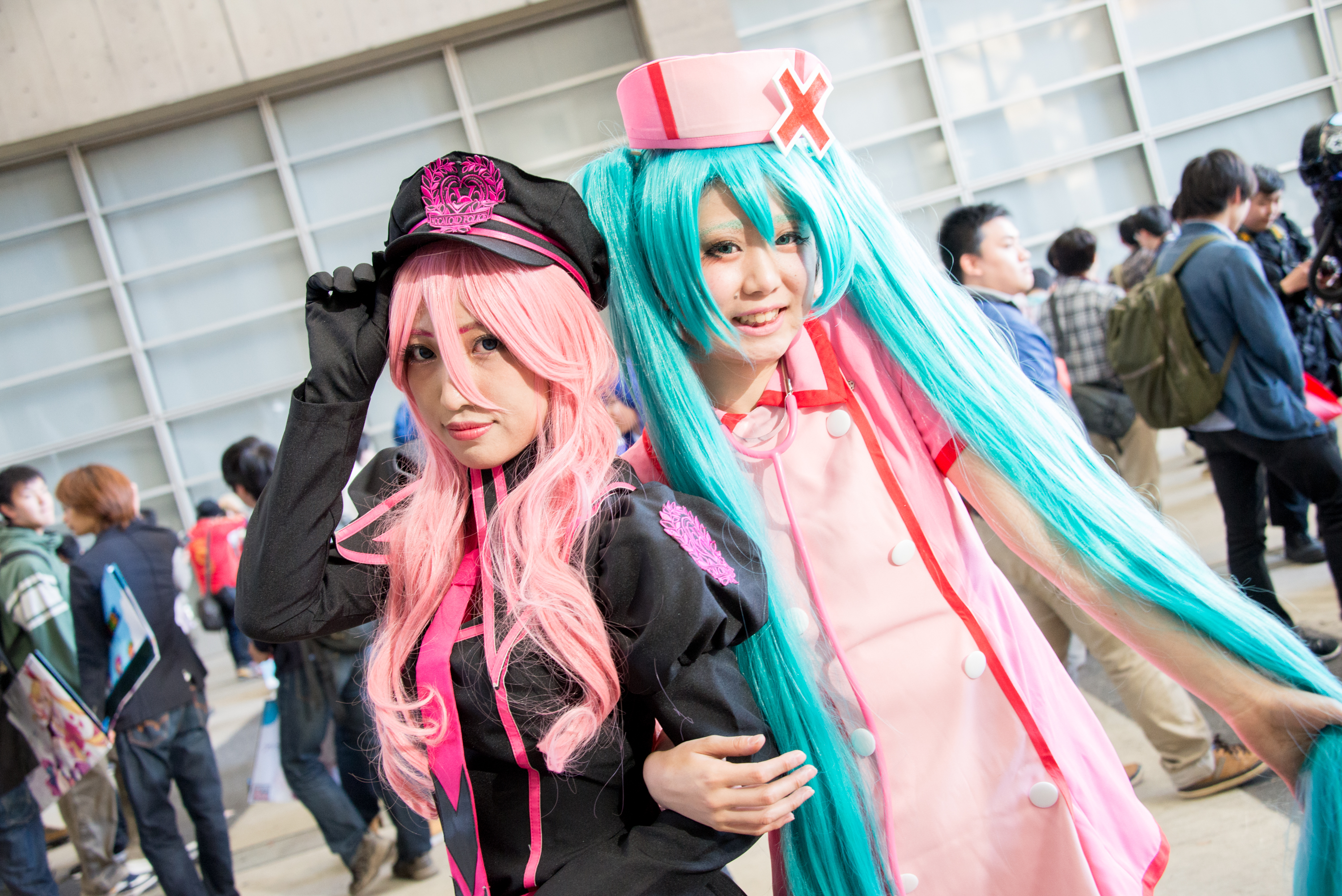 「ニコニコ超会議2016」コスプレ画像まとめ_英折(ひでおり)さん/初音ミク(曲:恋色病棟),青木ルカ/巡音ルカ(曲:恋愛疾患)2