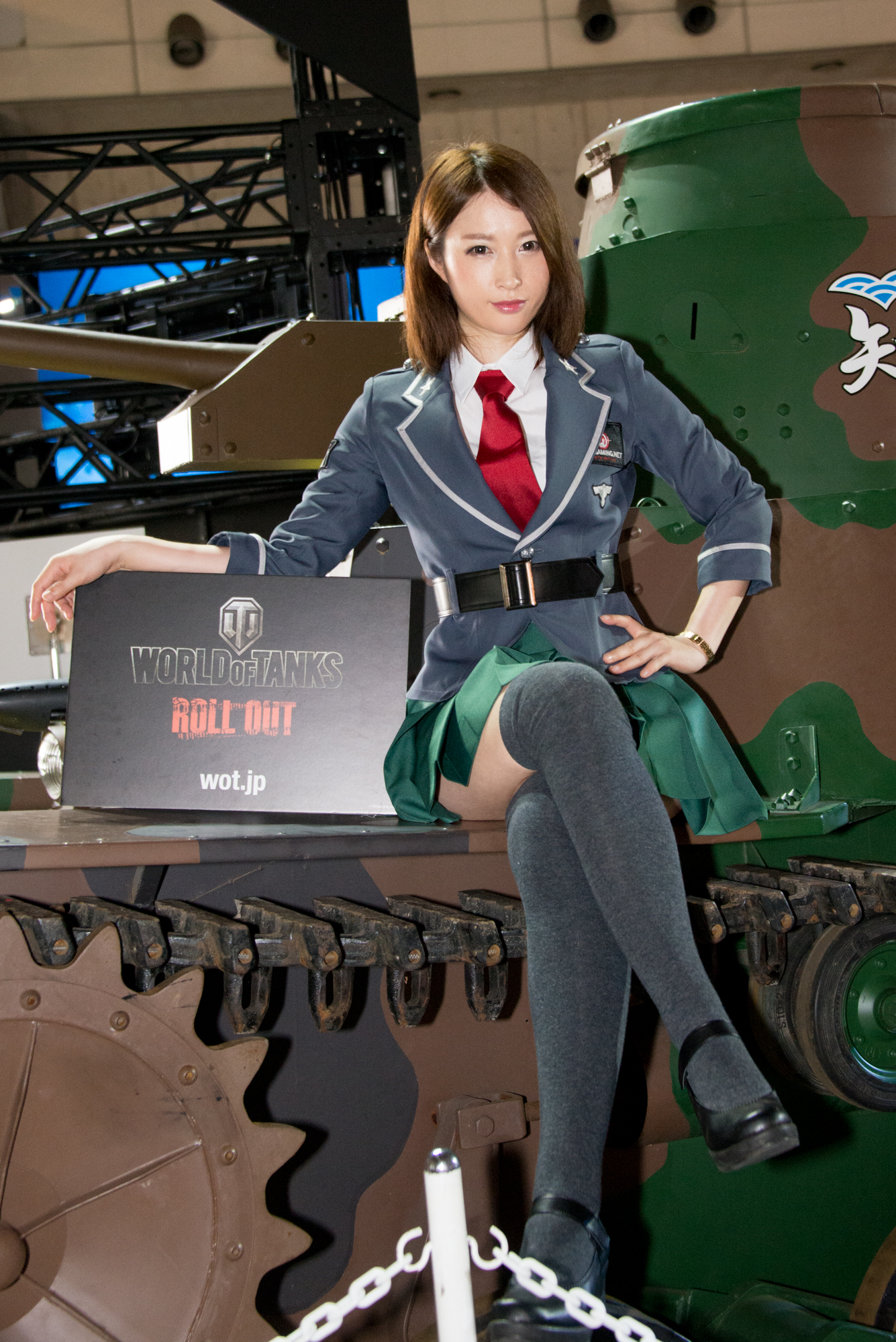 TGS2016_コンパニオン写真_WORLD OF TANKS 4