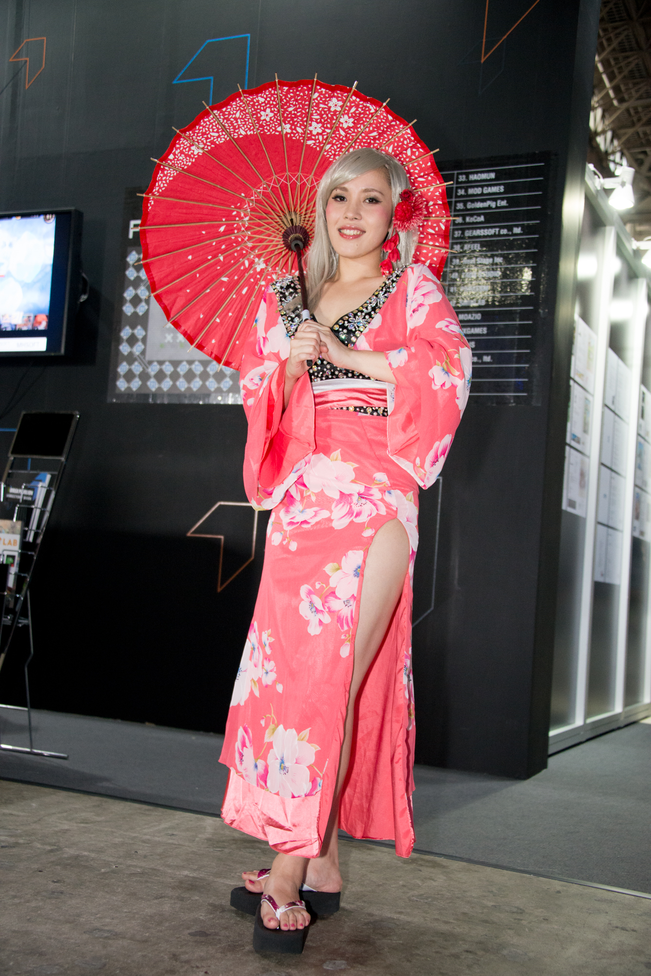 TGS2016_コンパニオン写真_NGELGAMES 3