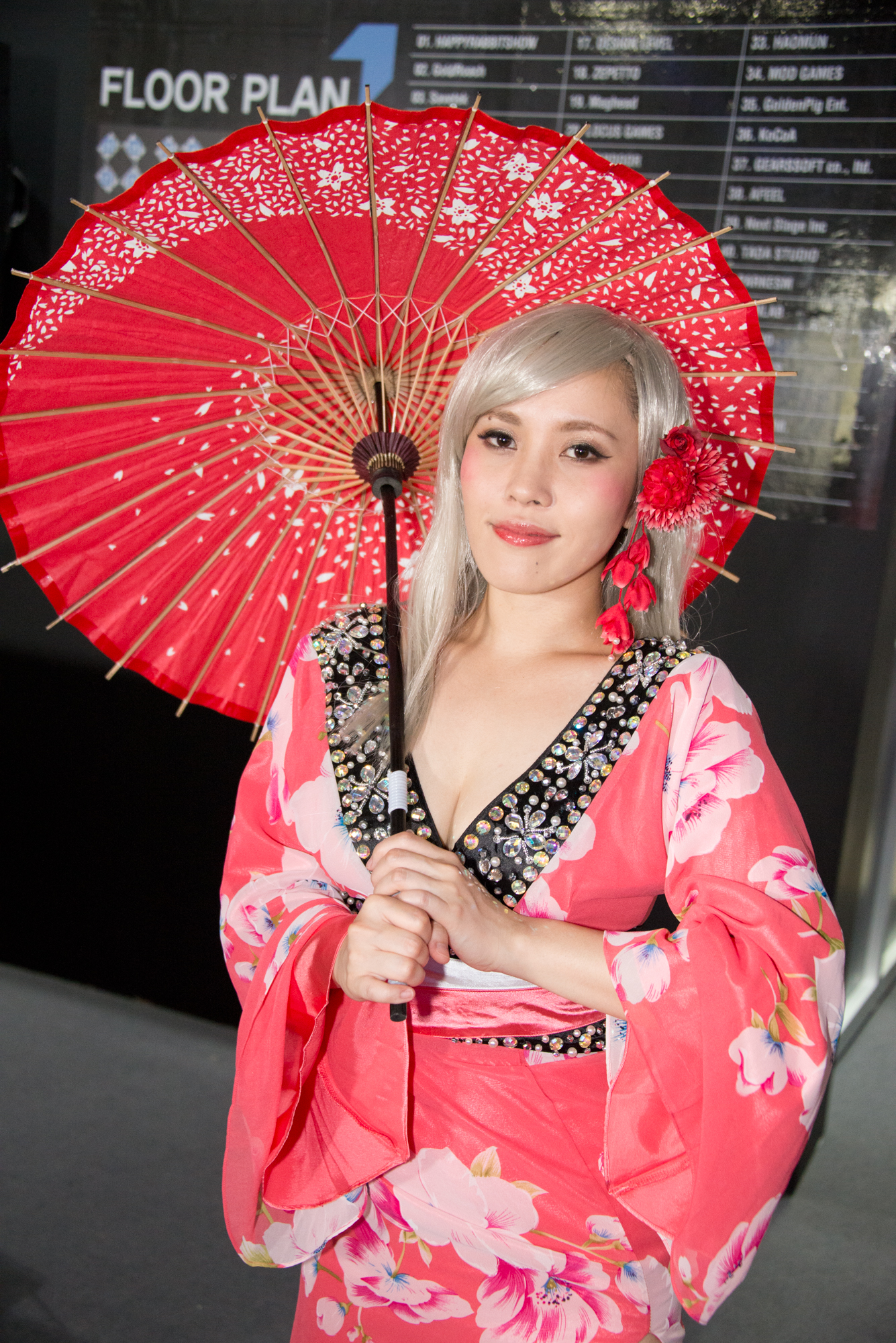 TGS2016_コンパニオン写真_NGELGAMES 2
