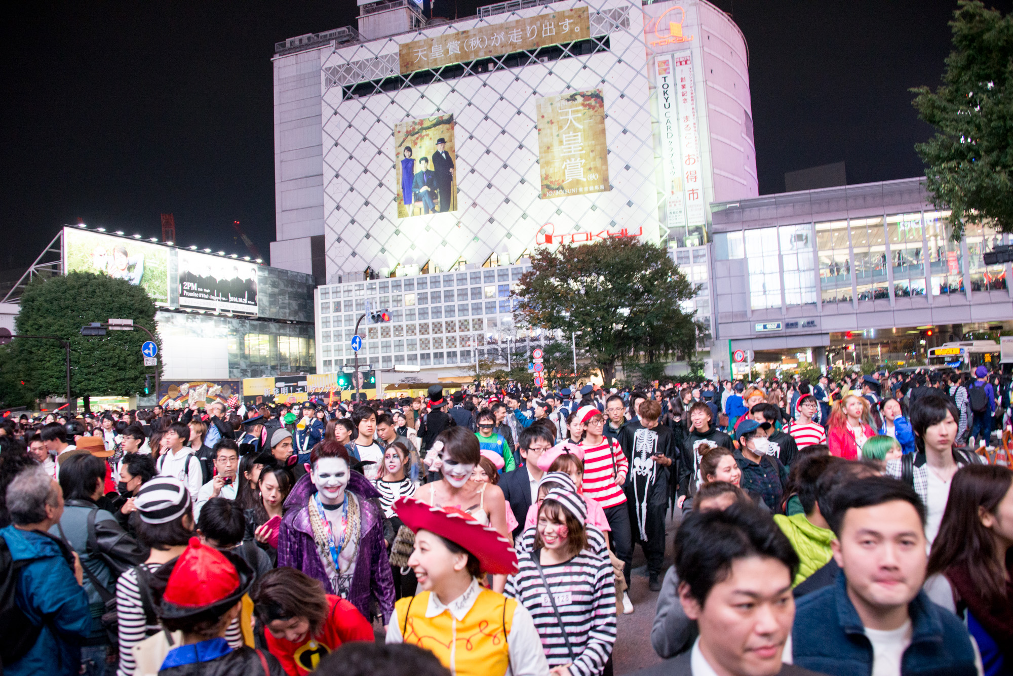 渋谷駅スクランブル交差点