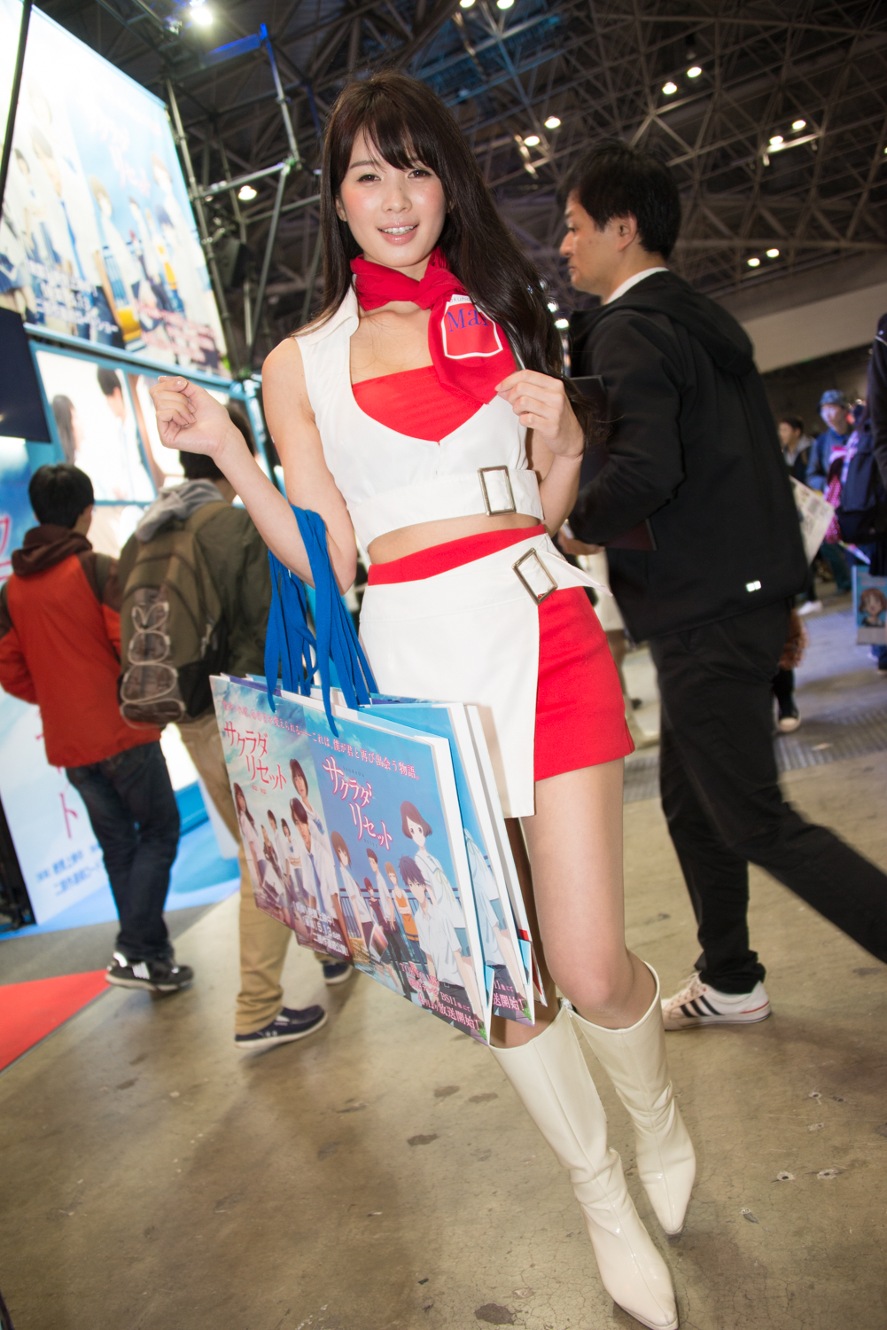 博報堂DYのコンパニオンさんのコスプレ画像2